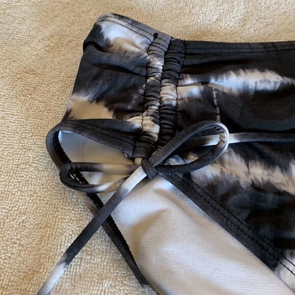 California waves black high waisted bikini bottoms Size M NWT - Picture 2 of 6